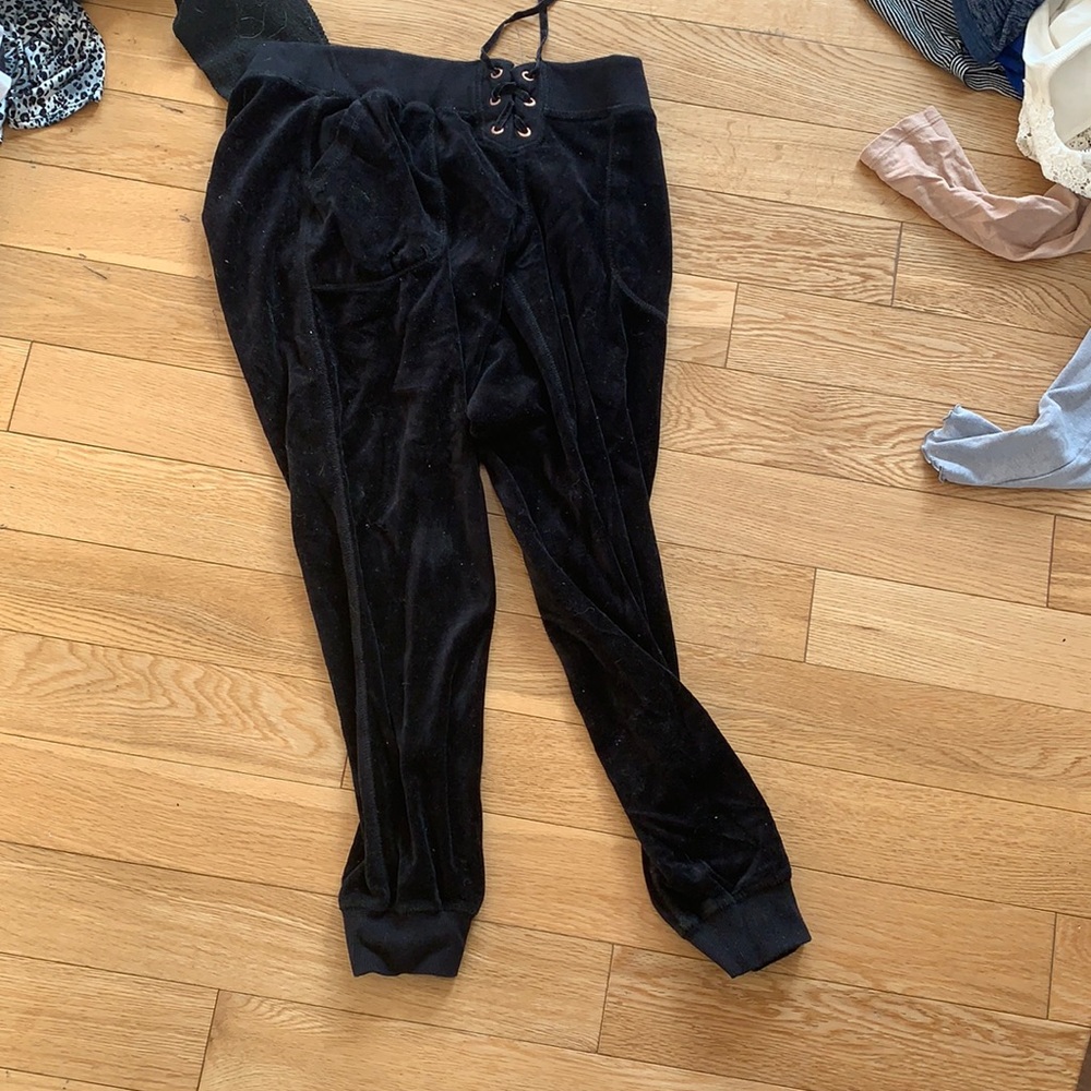Black sweat pants